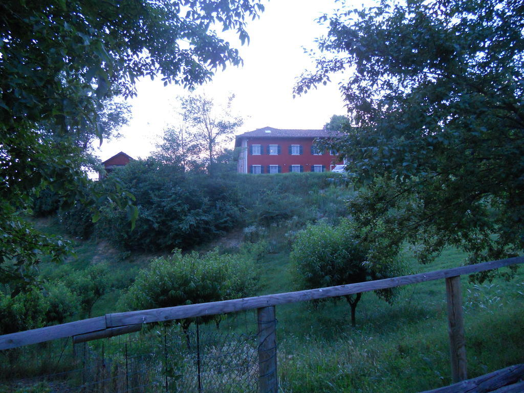 آستي B&B Cascina Rossa المظهر الخارجي الصورة