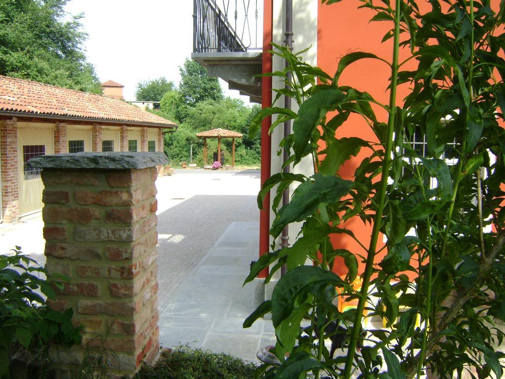 آستي B&B Cascina Rossa المظهر الخارجي الصورة