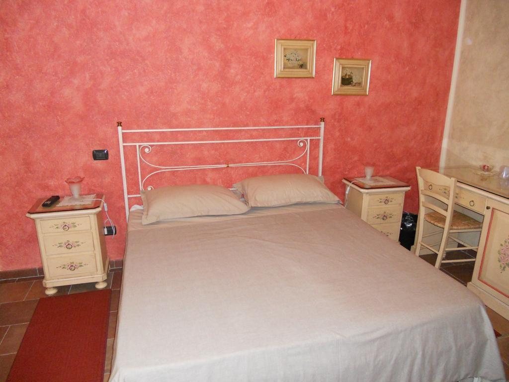 آستي B&B Cascina Rossa الغرفة الصورة